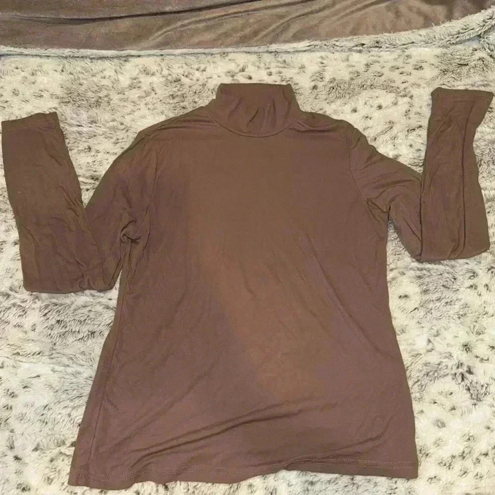 Light material long sleeve